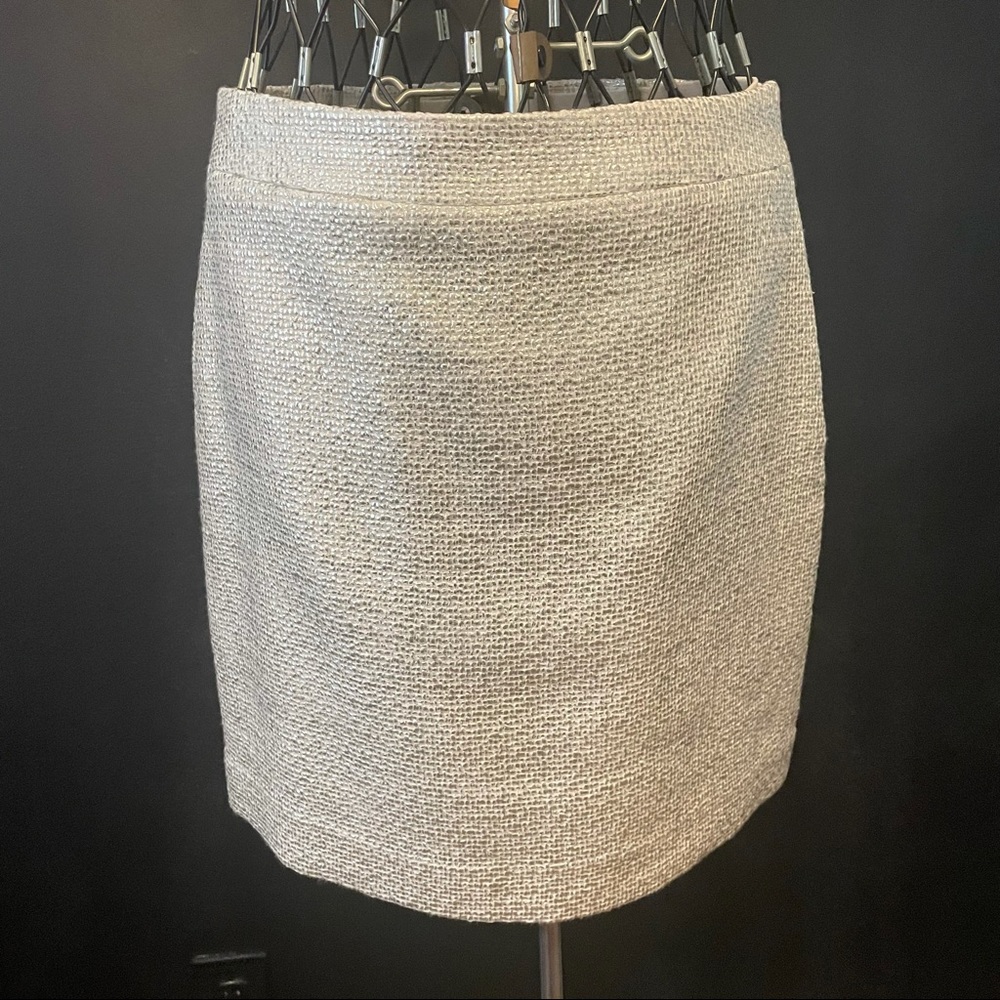 Banana Republic cream & gold skirt